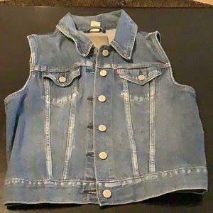 Women’s Levi Vest